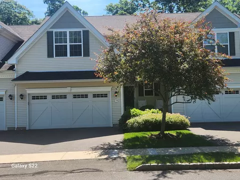 154 Sycamore Dr #154, Prospect, CT 06712