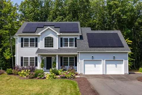 26 Balmoral Dr, Southington, CT 06489