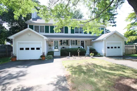 190 Beaumont St, Fairfield, CT 06824
