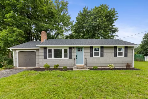 26 Farmstead Dr, South Windsor, CT 06074