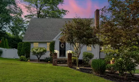 169 Rutledge Rd, Wethersfield, CT 06109