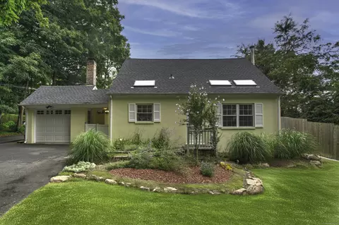 14 Long Lots Rd, Westport, CT 06880
