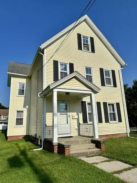 210 Mechanic St, Killingly, CT 06239