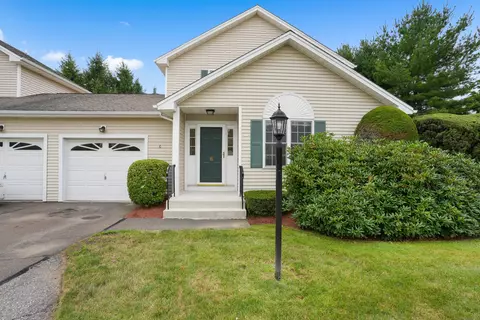 6 Long Hill Pl, Trumbull, CT 06611