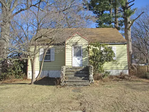 10 Cutrone Rd, Norwalk, CT 06850