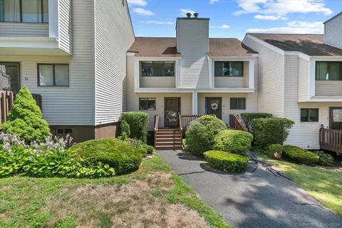 57 Spice Hill Dr #57, Wallingford, CT 06492