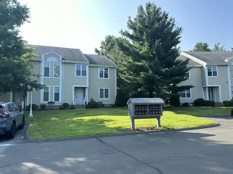 202 Country Club Ct #202, Rocky Hill, CT 06067