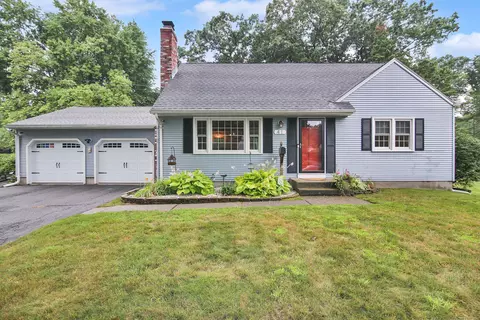 41 Oxford Dr, Enfield, CT 06082