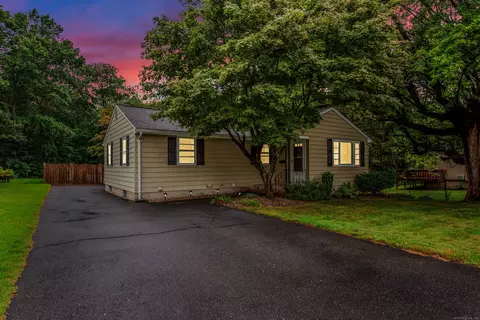 1 Higgins Ave, Plainville, CT 06062