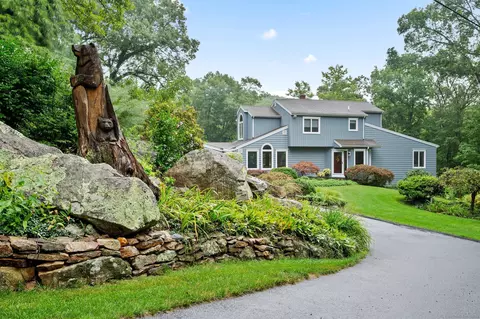 47 Forty Acre Mt Rd, Danbury, CT 06811