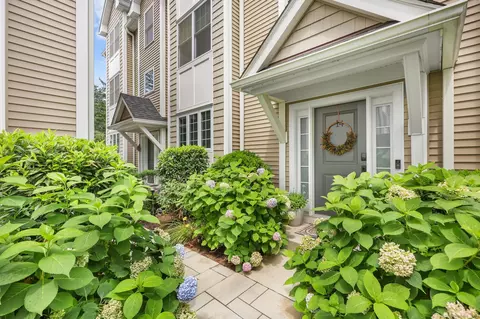 91 W Broad St #14, Stamford, CT 06902