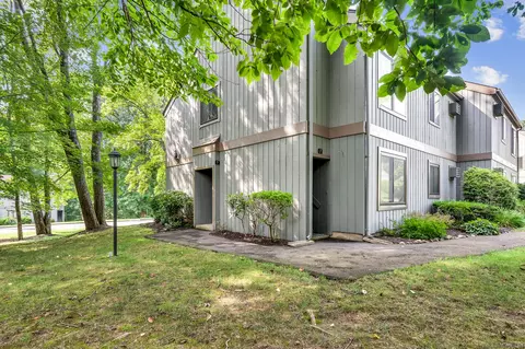 5 Stony Hill Vlg #5, Brookfield, CT 06804
