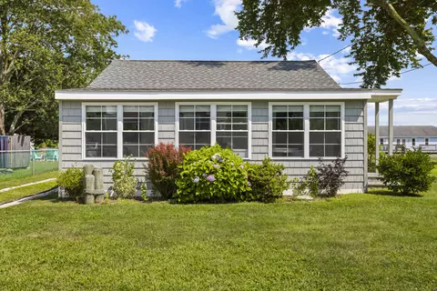 74 Chalker Beach Rd, Old Saybrook, CT 06475