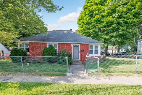 21 Pearl Harbor Pl, Bridgeport, CT 06610
