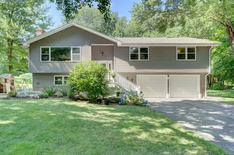 6 Rosewood Ln, Bolton, CT 06043