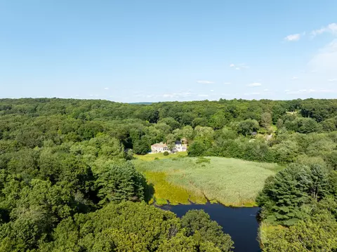 68 Neck Rd, Old Lyme, CT 06371