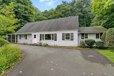 1 Meadowbrook Ln, Norwalk, CT 06850