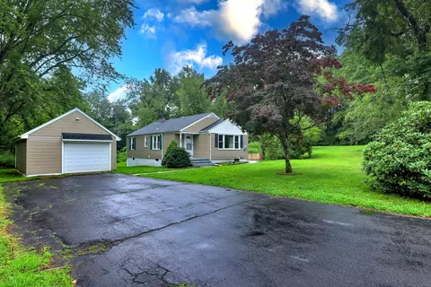 349 Twin Lakes Rd, North Branford, CT 06471