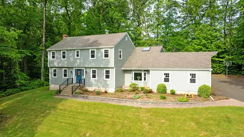 11 Dickinson Rd, Marlborough, CT 06447