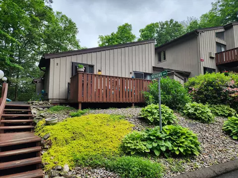 2 Mohawk Trl #2, Guilford, CT 06437
