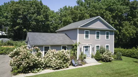 18 Cow Hill Rd, Mystic, CT 06355