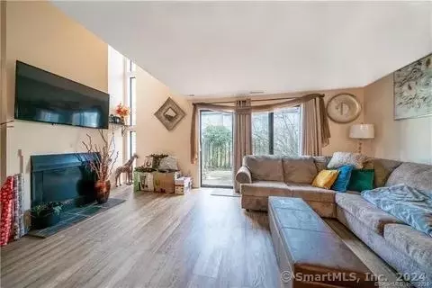 130 Shepards Knoll Dr #130, Hamden, CT 06514