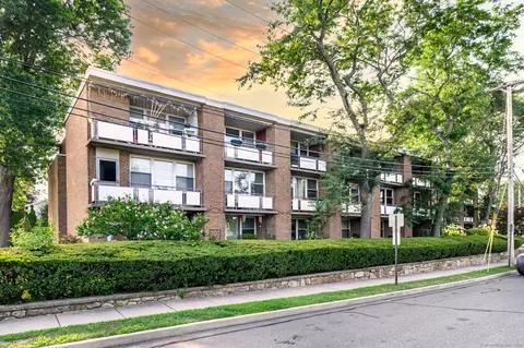 15 Ellsworth St #7, Bridgeport, CT 06605