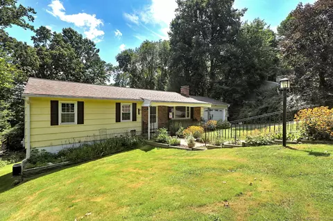 40 Bungay Ter, Seymour, CT 06483