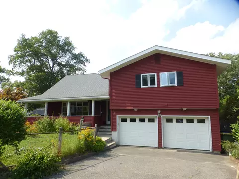 31 Gayfield Rd, Waterbury, CT 06706