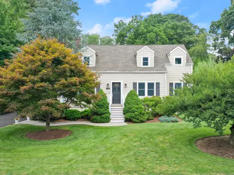1786 Jennings Rd, Fairfield, CT 06824