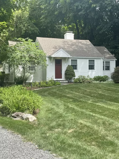 1 Cedar Tree Ln, Stamford, CT 06903