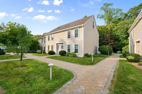 54 Rope Ferry Rd #H138, Waterford, CT 06385