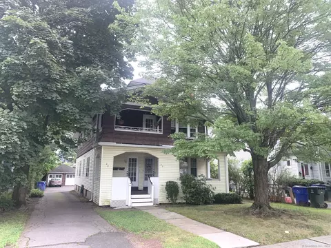 28 Quaker Ln S, West Hartford, CT 06119