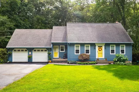 73 West St, Hebron, CT 06248
