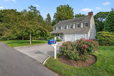 27 Lake Dr, Darien, CT 06820