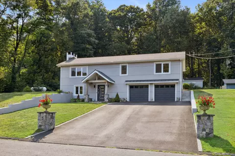 51 Woods Grove Rd, Shelton, CT 06484