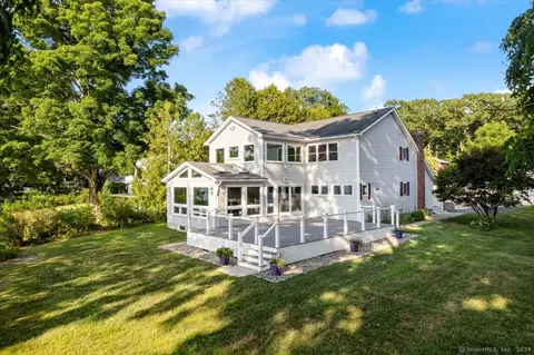 13 River Dr, Gales Ferry, CT 06335