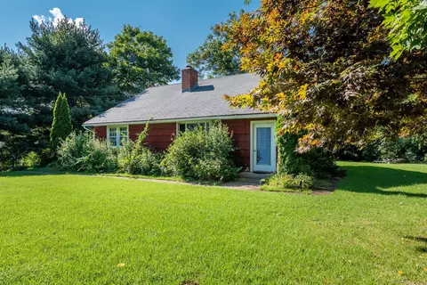 41 Railroad Ave, Chester, CT 06412