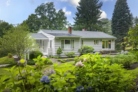 6 Dodge Dr, Sherman, CT 06784