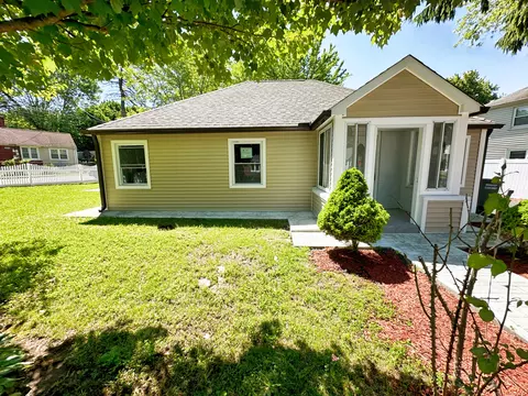 6 Pearl Harbor Pl, Bridgeport, CT 06610