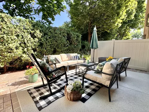 25 Washington St #20, Bristol, CT 06010
