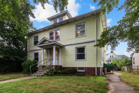 12 Sharaf St, New London, CT 06320