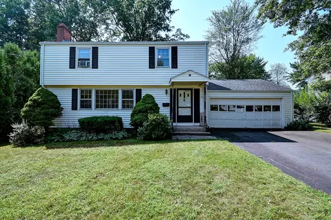 12 Crest St, Wethersfield, CT 06109
