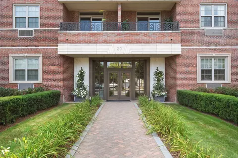 20 Church St #B11, Greenwich, CT 06830