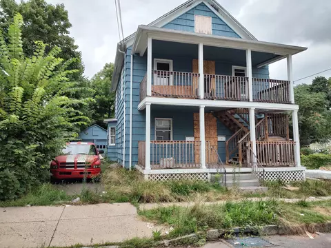 9 Clinton Ave, Middletown, CT 06457