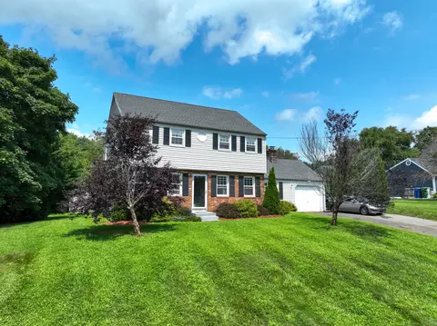 54 Reservoir Rd, Middletown, CT 06457