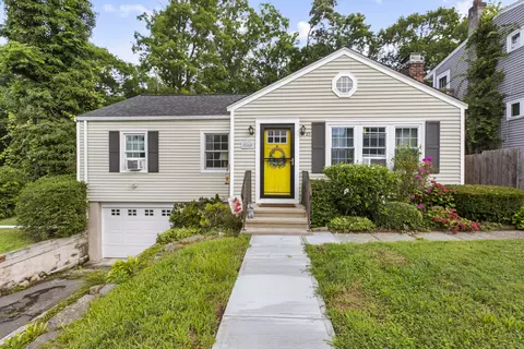 85 Yates St, West Haven, CT 06516