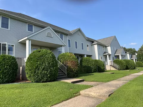 115 Beths Ave #9, Bristol, CT 06010