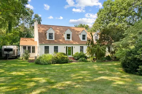 7 Doyle Rd, Waterford, CT 06385