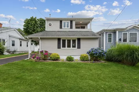 17 Annawon Ave, West Haven, CT 06516